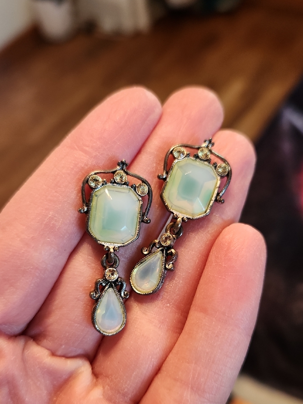 Vintage Green Drop Earrings - Women's Jewelry
